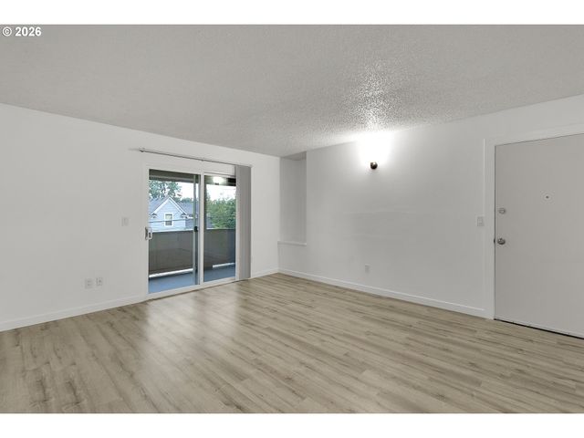 718 9TH St, Oregon City, OR 97045