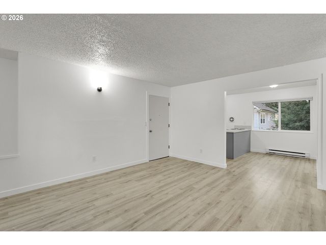 718 9TH St, Oregon City, OR 97045