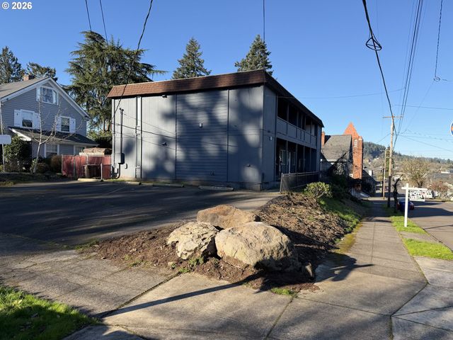 718 9TH St, Oregon City, OR 97045