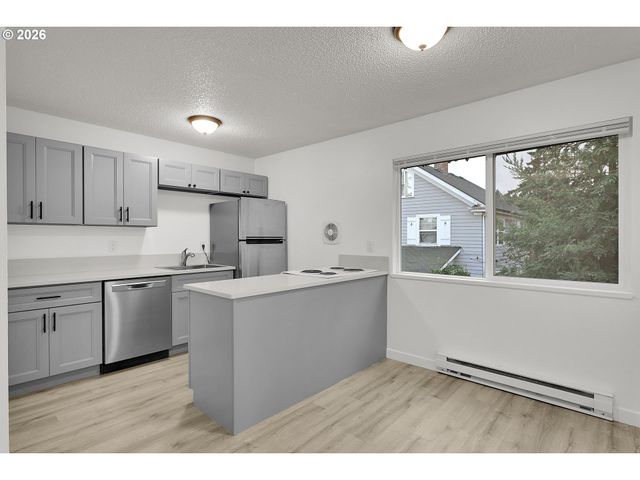 718 9TH St, Oregon City, OR 97045