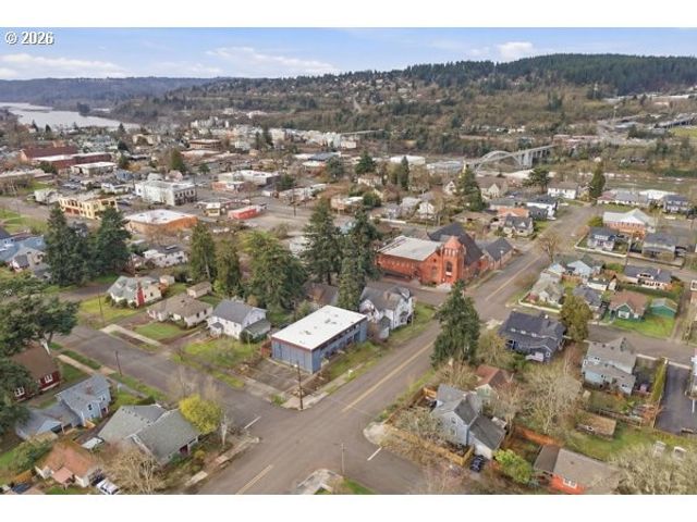 718 9TH St, Oregon City, OR 97045