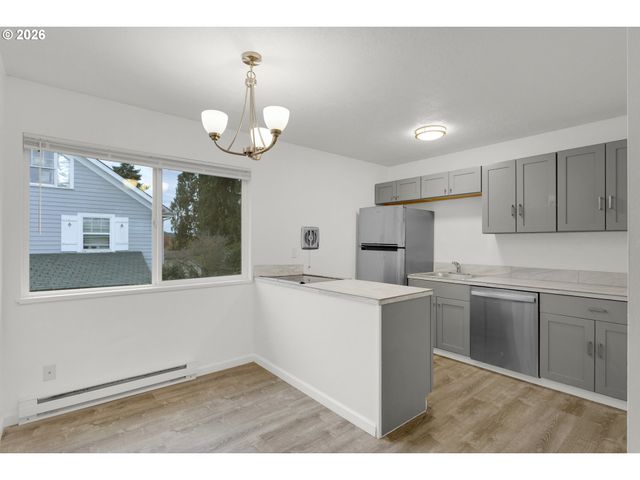 718 9TH St, Oregon City, OR 97045