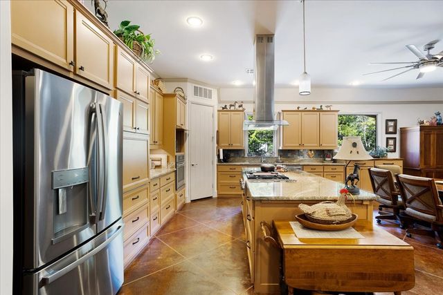 192 Dove Canyon Drive, Gordonville, TX 76245