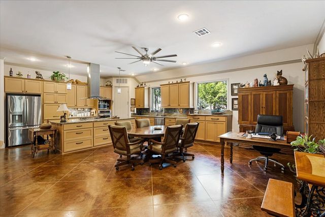 192 Dove Canyon Drive, Gordonville, TX 76245