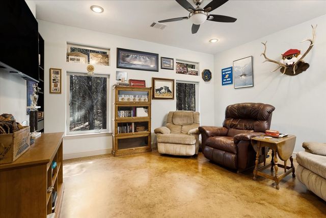 192 Dove Canyon Drive, Gordonville, TX 76245