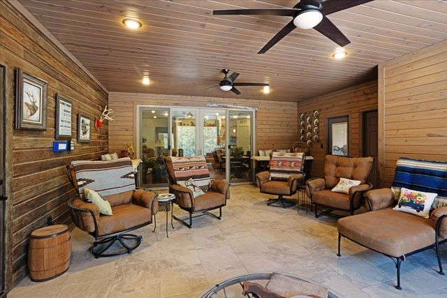 192 Dove Canyon Drive, Gordonville, TX 76245