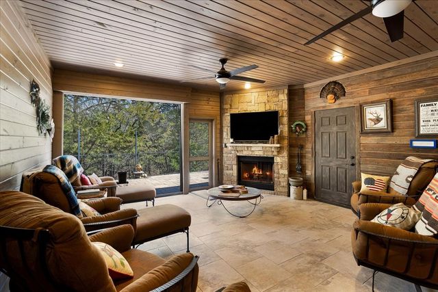 192 Dove Canyon Drive, Gordonville, TX 76245