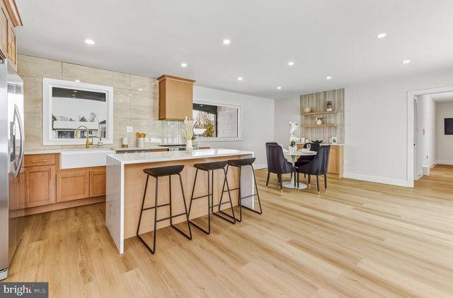 28 COUNTRY CLUB RD, Willingboro, NJ 08046