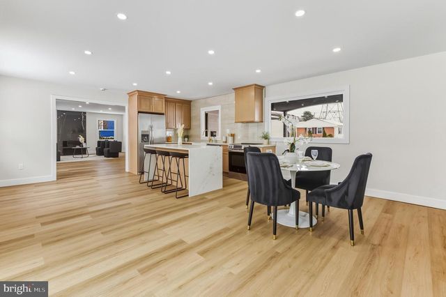 28 COUNTRY CLUB RD, Willingboro, NJ 08046