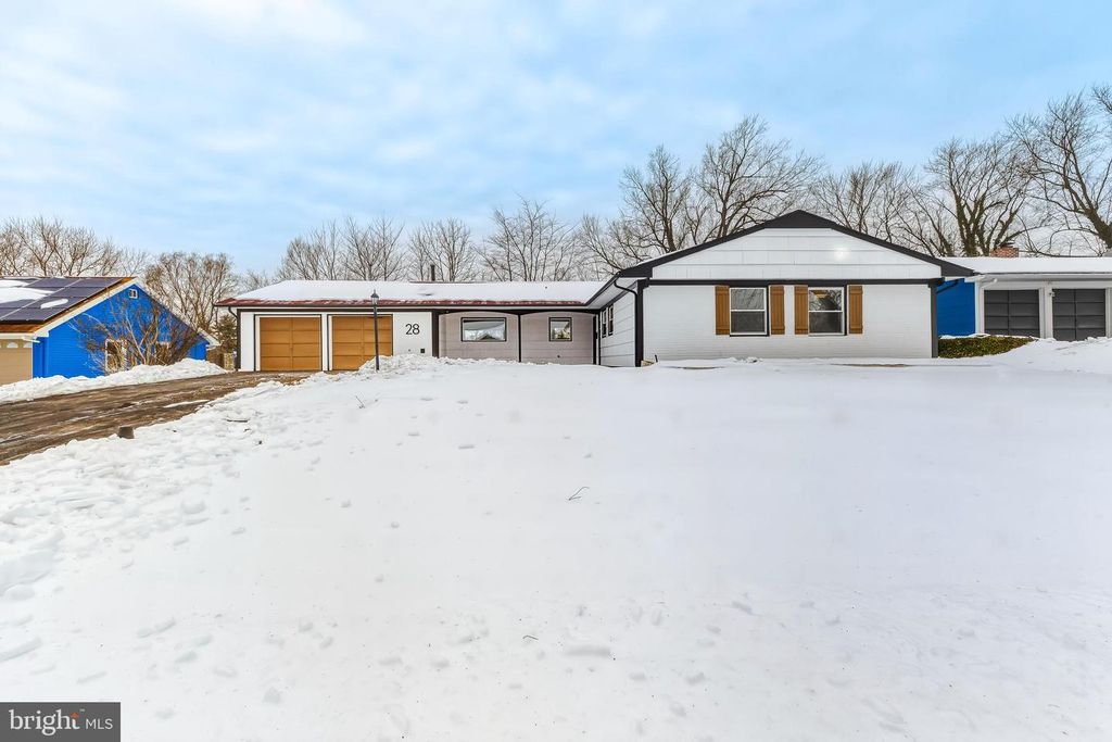 28 COUNTRY CLUB RD, Willingboro, NJ 08046