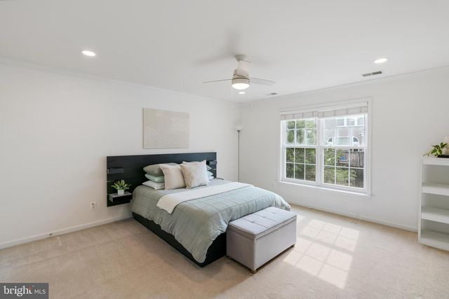 6009 SMOOTH STONE PL, Haymarket, VA 20169