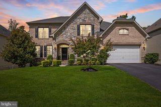 12108 HICKORY FALLS CT, Woodbridge, VA 22192