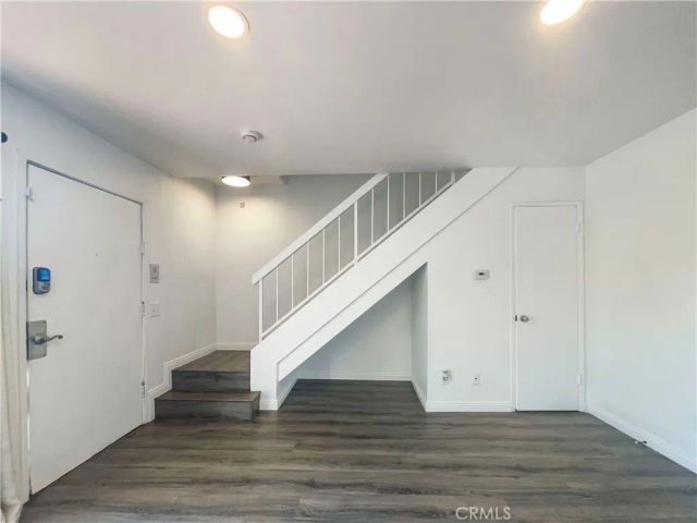 14735 Victory, Van Nuys, CA 91411