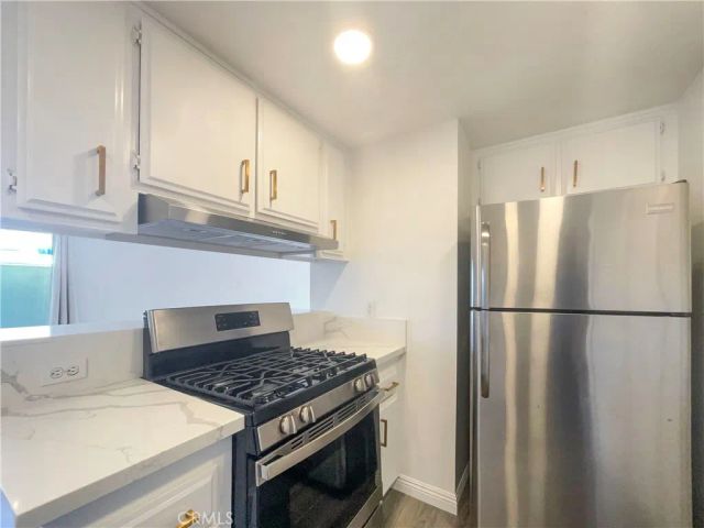 14735 Victory, Van Nuys, CA 91411