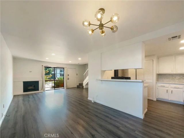 14735 Victory, Van Nuys, CA 91411