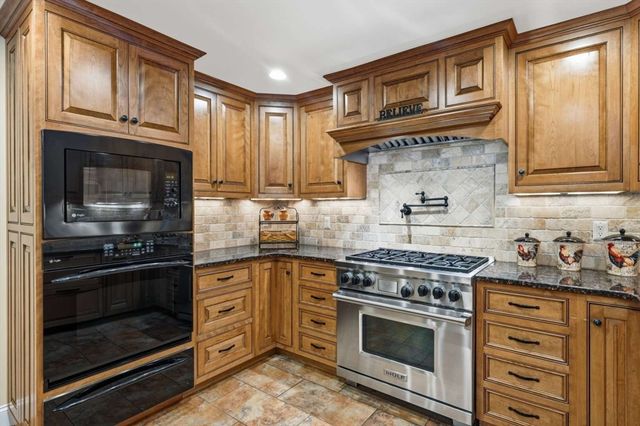 236 Bridle Path, North Andover, MA 01845