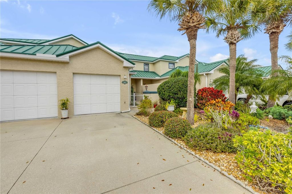 Image 3 of property listing at 415 BOUCHELLE DRIVE, New Smyrna Beach, FL 32169