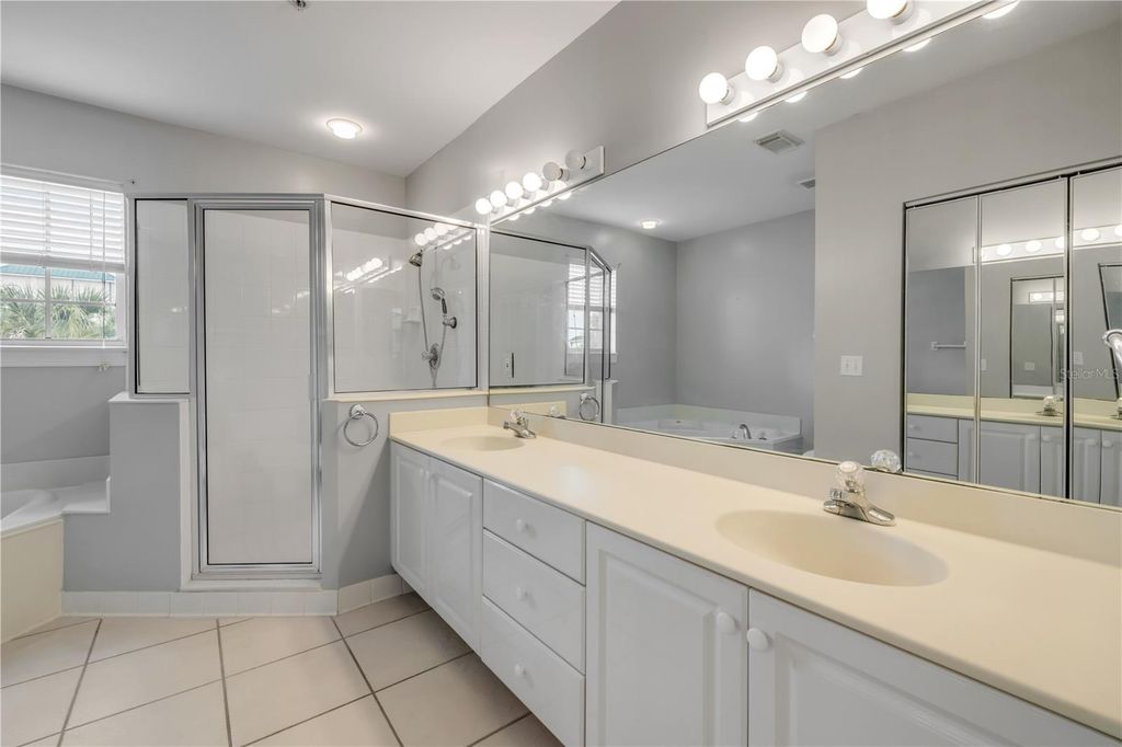 Image 36 of property listing at 415 BOUCHELLE DRIVE, New Smyrna Beach, FL 32169