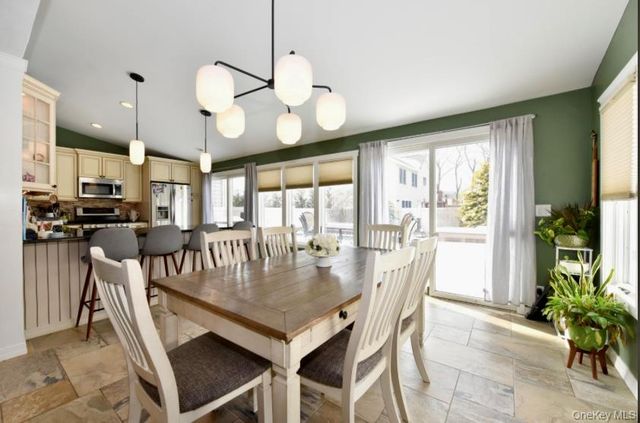 320 Roosevelt Avenue, Massapequa Park, NY 11762