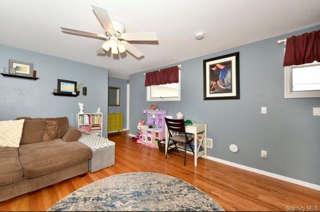 320 Roosevelt Avenue, Massapequa Park, NY 11762