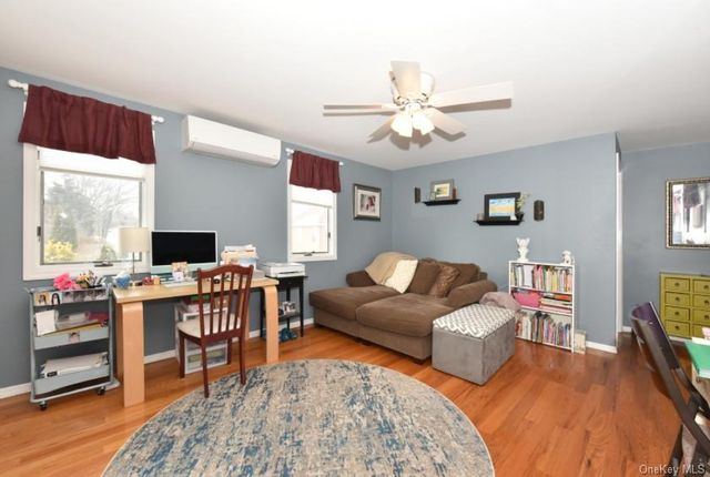 320 Roosevelt Avenue, Massapequa Park, NY 11762