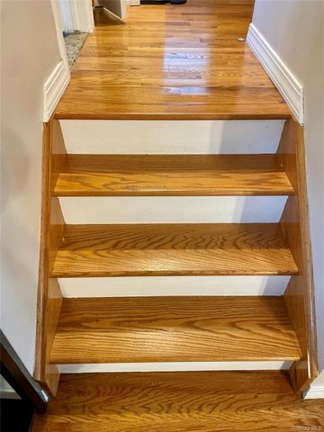 320 Roosevelt Avenue, Massapequa Park, NY 11762