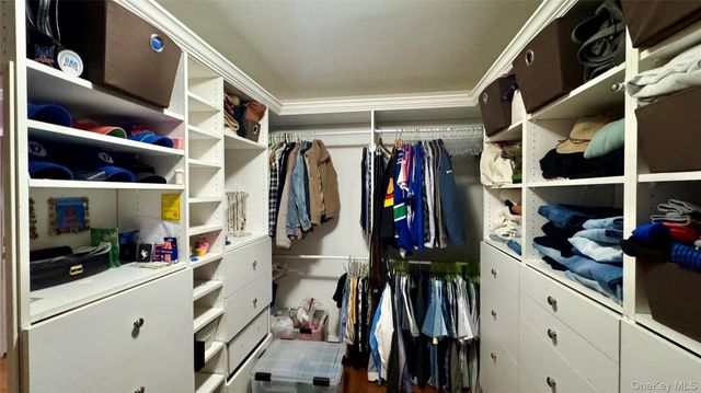 320 Roosevelt Avenue, Massapequa Park, NY 11762