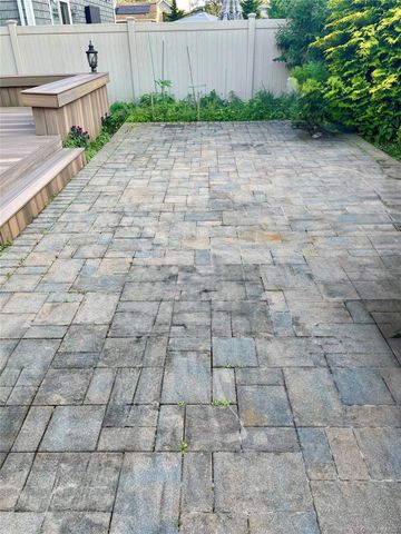 320 Roosevelt Avenue, Massapequa Park, NY 11762