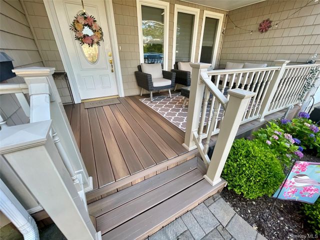 320 Roosevelt Avenue, Massapequa Park, NY 11762