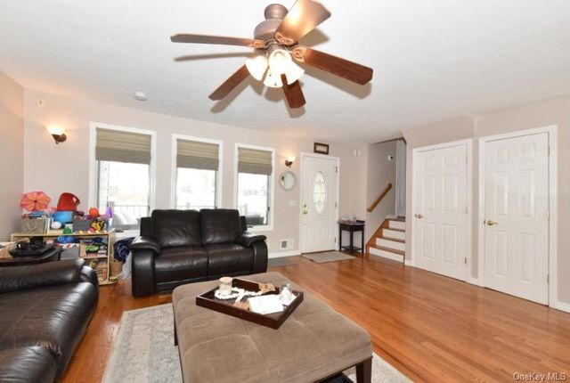 320 Roosevelt Avenue, Massapequa Park, NY 11762