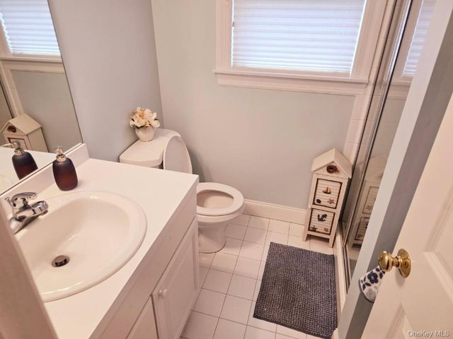 3 Bennett Drive, East Quogue, NY 11942