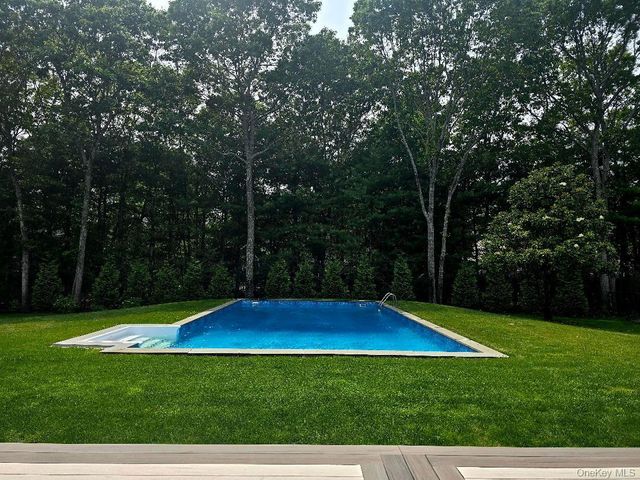 3 Bennett Drive, East Quogue, NY 11942