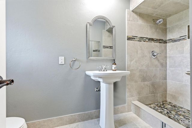 13201 Meacham Road, Bakersfield, CA 93314