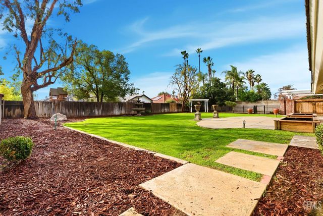 13201 Meacham Road, Bakersfield, CA 93314