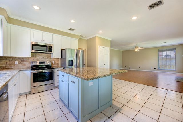 2227 Country Mile Lane, Richmond, TX 77406