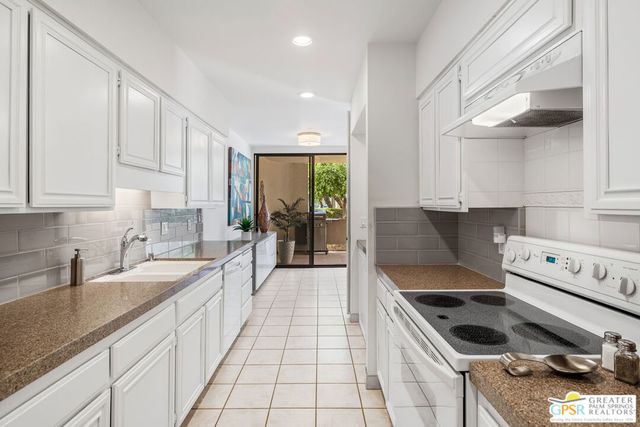 2454 E Palm Canyon Drive 1A, Palm Springs, CA 92264