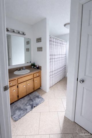 4252 Castille Ave, Milton, FL 32571