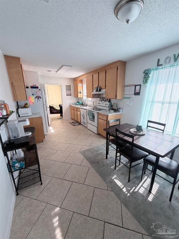 4252 Castille Ave, Milton, FL 32571