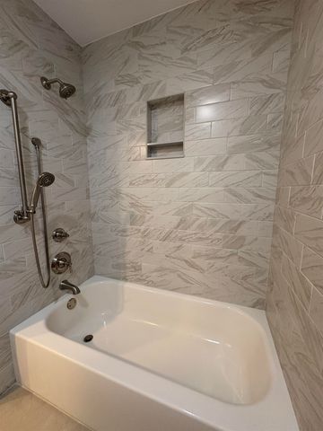 7446 PYRON OAKS CV, Germantown, TN 38138