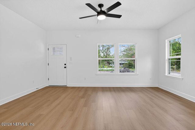 18 BITTERROOT Avenue, Middleburg, FL 32068