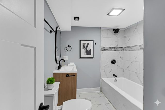 4309 W Monroe Street, Chicago, IL 60624