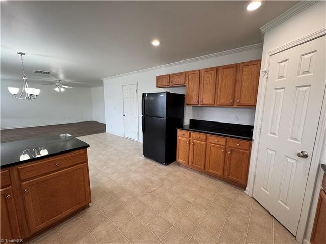 4050 Heather View Lane, Winston-salem, NC 27127