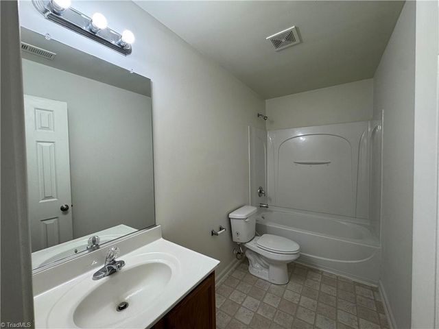 4050 Heather View Lane, Winston-salem, NC 27127