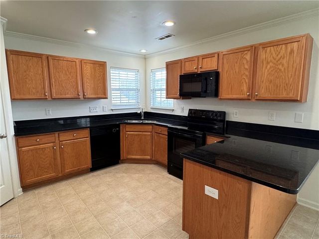 4050 Heather View Lane, Winston-salem, NC 27127