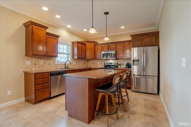 2833 Zachery Court, Newburgh, IN 47630