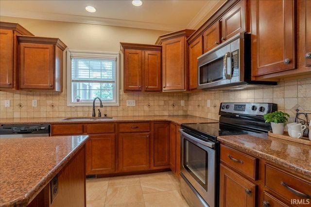 2833 Zachery Court, Newburgh, IN 47630