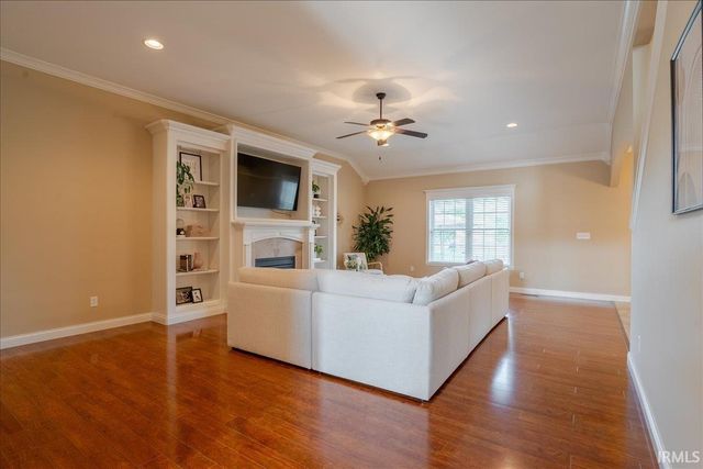 2833 Zachery Court, Newburgh, IN 47630