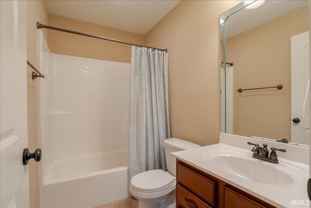 2833 Zachery Court, Newburgh, IN 47630