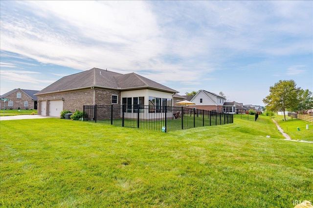 2833 Zachery Court, Newburgh, IN 47630