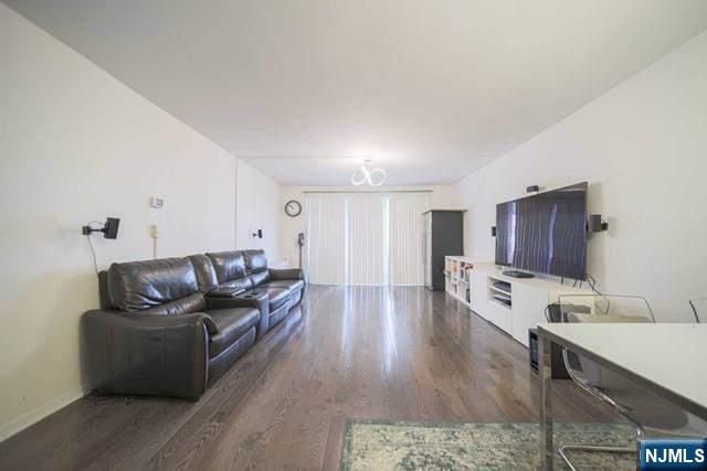 2100 Linwood Avenue 17T, Fort Lee, NJ 07024